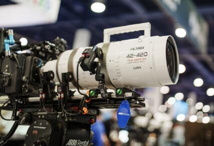 Ψ׿˷ LUNA ϵУȫ׿ 65mm 󻭷 10 佹Ӱͷ
