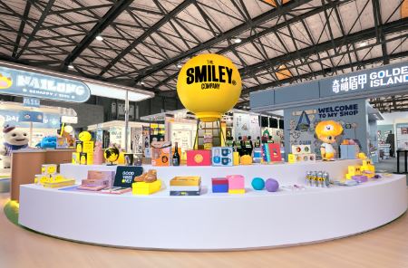 SMILEY����CLE�Ϻ���Ȩչ ����30���������Ļ��Я�ֶ�ԪIP����ȫ�º���ƪ��